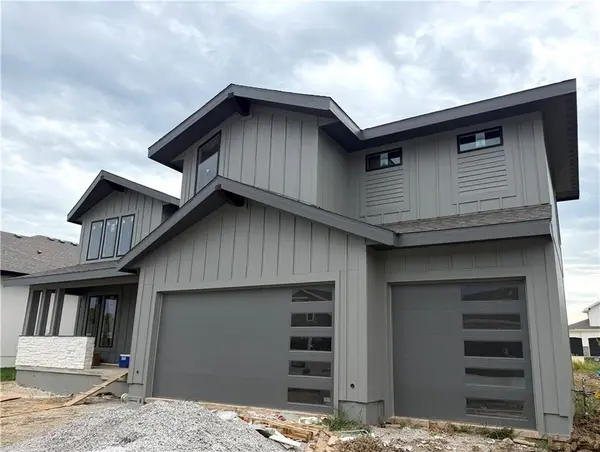17404 Parkhill ST, Overland Park, KS 66221