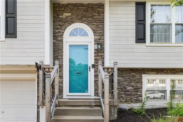 1508 NW Nicholas DR, Grain Valley, MO 64029
