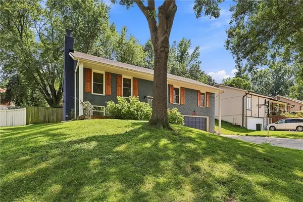 5519 NW Verlin DR, Kansas City, MO 64152
