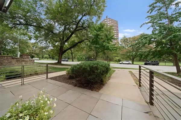 4524 Mill Creek Pkwy, Kansas City, MO 64111