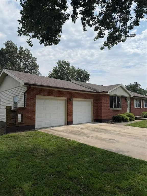 1605 S Pine ST, Holden, MO 64040