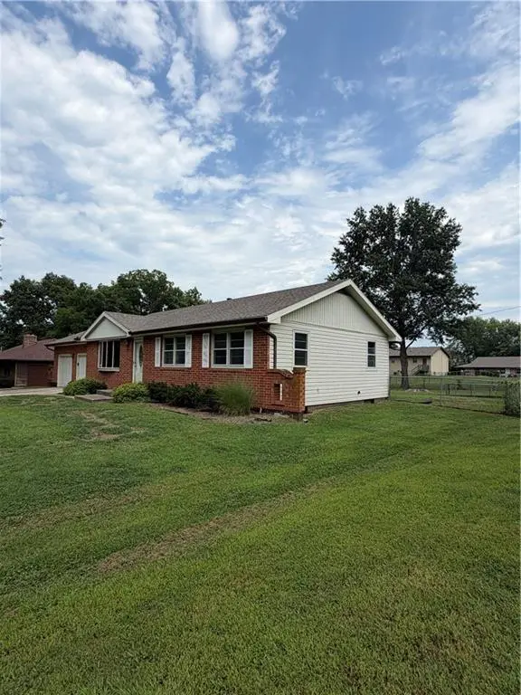 1605 S Pine ST, Holden, MO 64040
