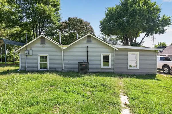 216 S Hunter ST, Independence, MO 64050