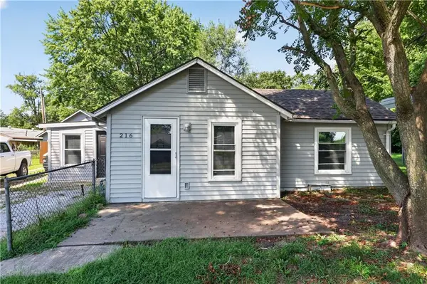 216 S Hunter ST, Independence, MO 64050