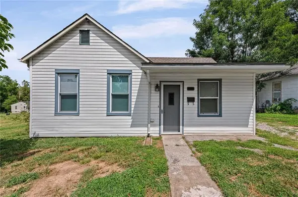 1138 Kansas ST, Leavenworth, KS 66048