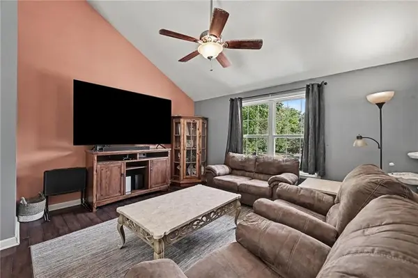 2402 Shirley DR, St Joseph, MO 64503