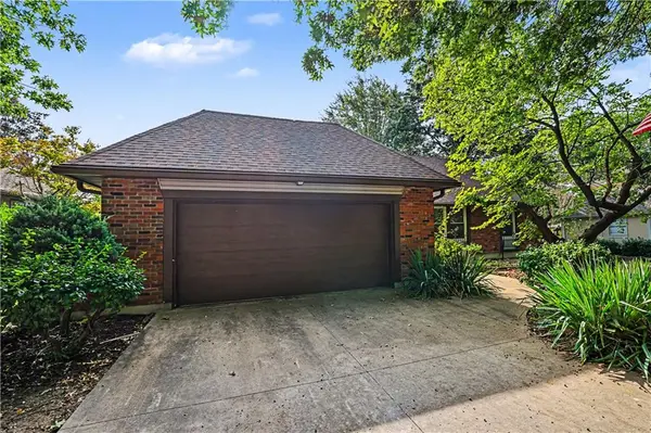 119 Johnston Pkwy, Raymore, MO 64083