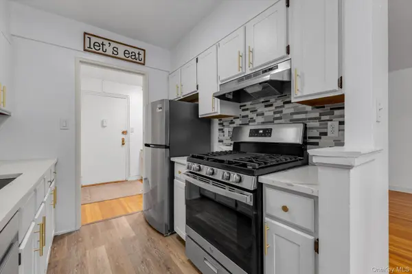 43-25 Douglaston Pkwy ##2-G, Douglaston, NY 11363