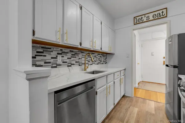 43-25 Douglaston Pkwy ##2-G, Douglaston, NY 11363