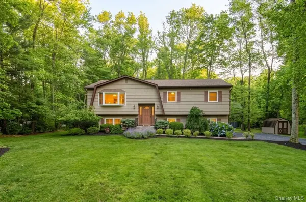 1 Earl CT, Monsey, NY 10952