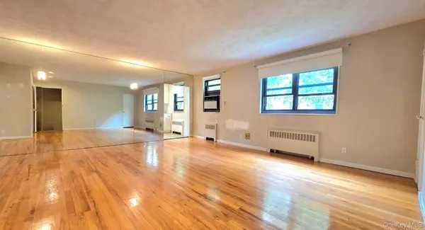 163-70 17th AVE #Upper Level, Whitestone, NY 11357