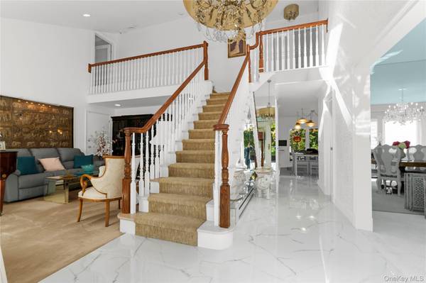 28 Annandale RD, Commack, NY 11725