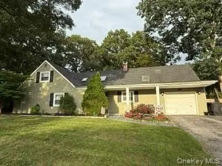 23 Lakeside DR, Ronkonkoma, NY 11779