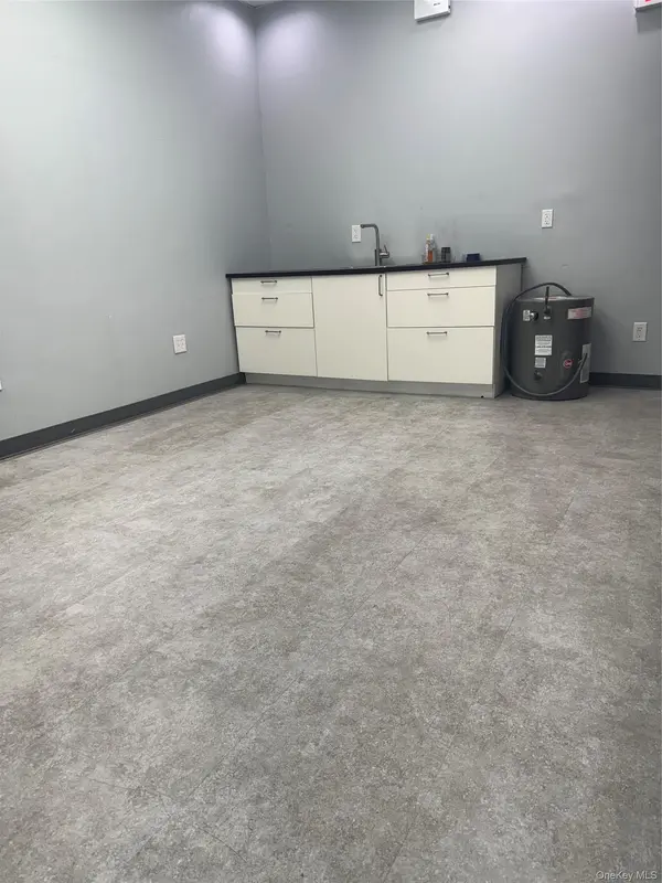 10401 Northern Blvd, Corona, NY 11368