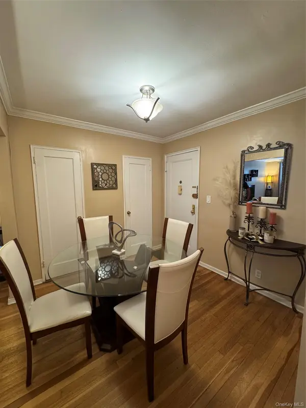 145 Smith #D21, Freeport, NY 11520