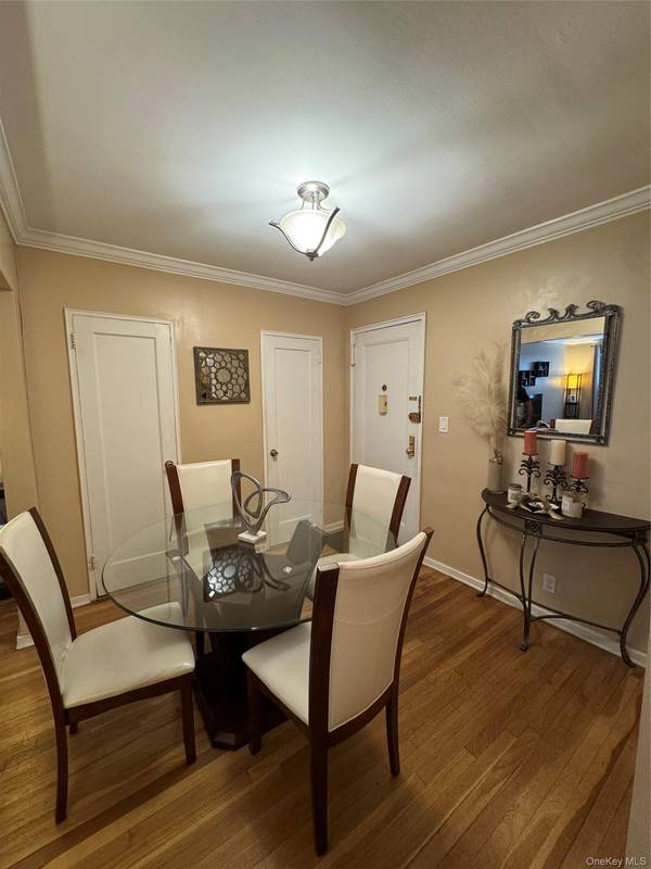 145 Smith #D21, Freeport, NY 11520