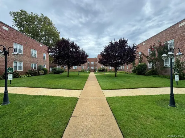 145 Smith #D21, Freeport, NY 11520