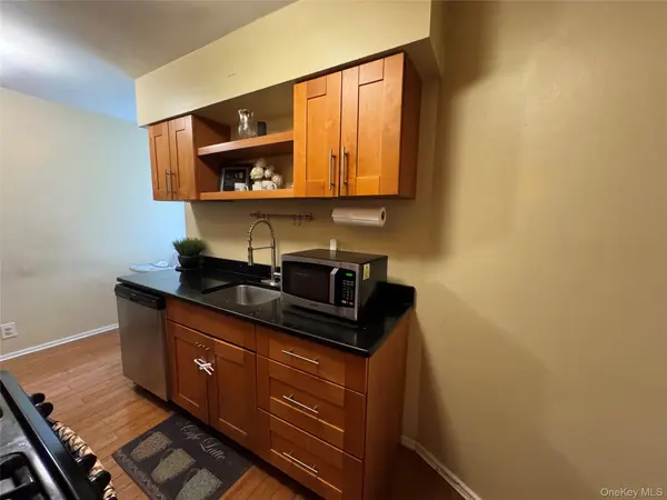 145 Smith #D21, Freeport, NY 11520