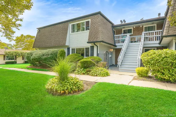 161 Feller DR, Central Islip, NY 11722
