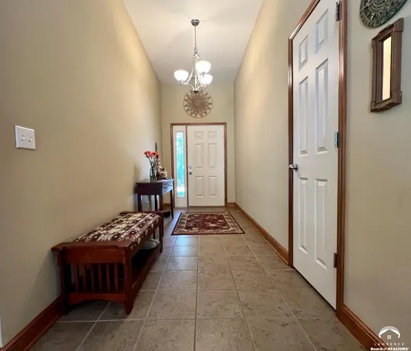 3807 Hunters Hill DR, Lawrence, KS 66049