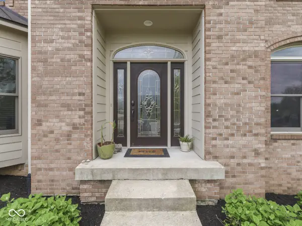 5517 Westbourne CT, Greenwood, IN 46143