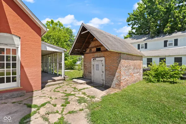 300 W Howard ST, Crothersville, IN 47229