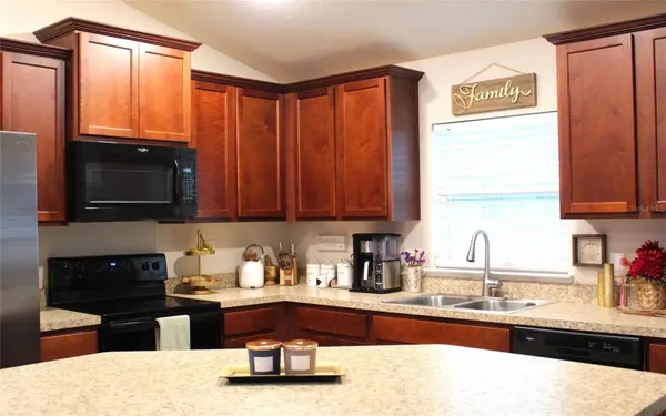 826 LANDMARK HILLS DR, Haines City, FL 33844