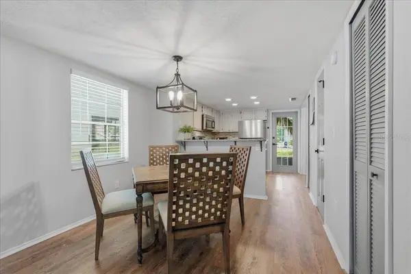 2120 FLETCHERS POINT CIR, Tampa, FL 33613