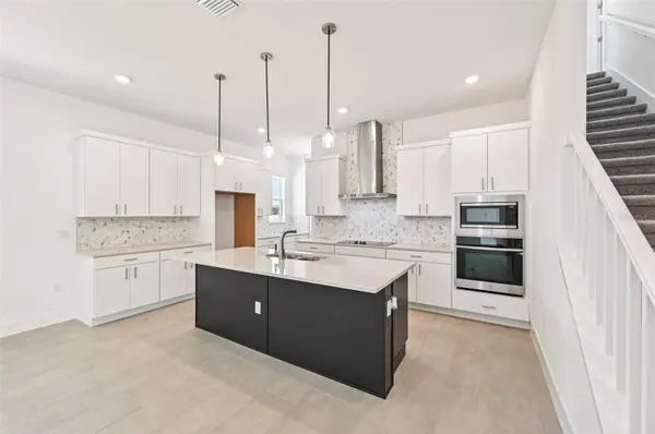 8230 GOLDEN BEACH CT, Parrish, FL 34219