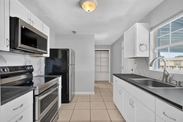 736 S CAROLINE ST, Daytona Beach, FL 32114