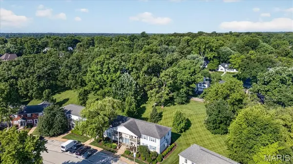 1527 Swallow DR, Brentwood, MO 63144