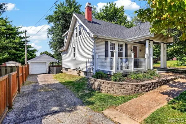 2103 W Randolph ST, St Charles, MO 63301