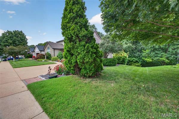 3149 Crystal Lake DR, St Louis, MO 63129