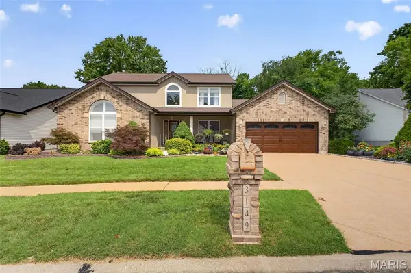 3149 Crystal Lake DR, St Louis, MO 63129