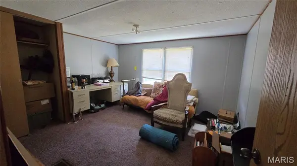 8861 Shur Lee LN, Dittmer, MO 63023