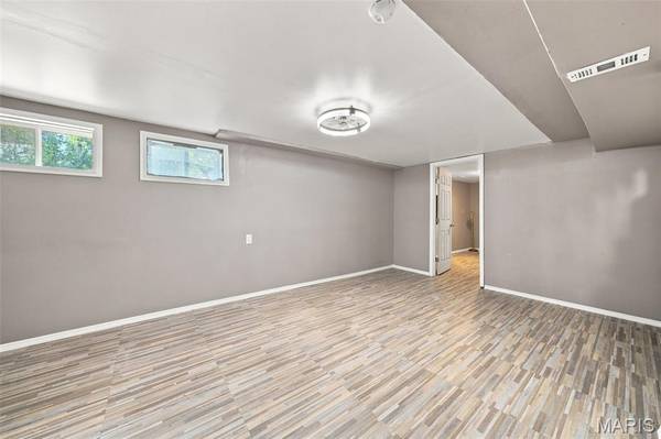 2470 Jenkee DR, Florissant, MO 63031