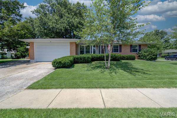 3403 Dekamay DR, St Louis, MO 63125