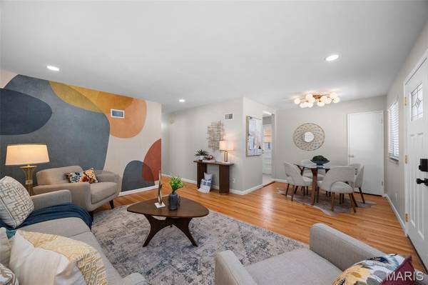 8816 Bridgeport AVE, Brentwood, MO 63144