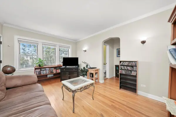 432 Harrison ST #3, Oak Park, IL 60304