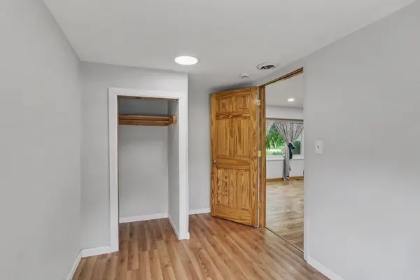 208 W Nippersink RD, Round Lake, IL 60073