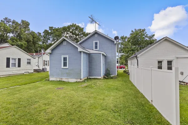 207 E Taylor ST, Grant Park, IL 60940