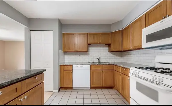 238 E Bailey RD #J, Naperville, IL 60565