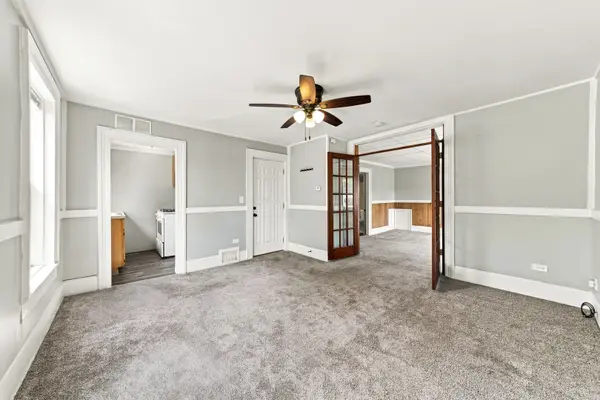326 Railroad ST #2, Woodstock, IL 60098