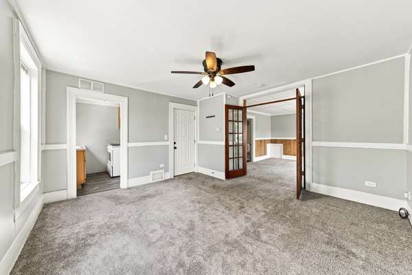 326 Railroad ST #2, Woodstock, IL 60098