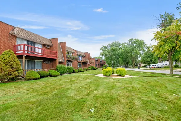539 N Pleasant DR #2C, Glenwood, IL 60425