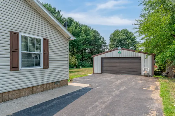 8152 S CHARLES ST, Savanna, IL 61074