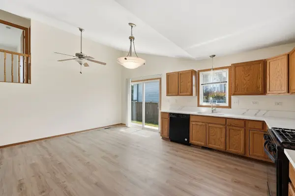 1402 Enborn DR, Joliet, IL 60431