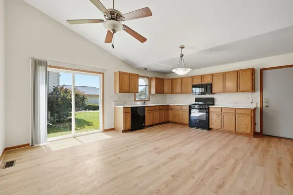 1402 Enborn DR, Joliet, IL 60431