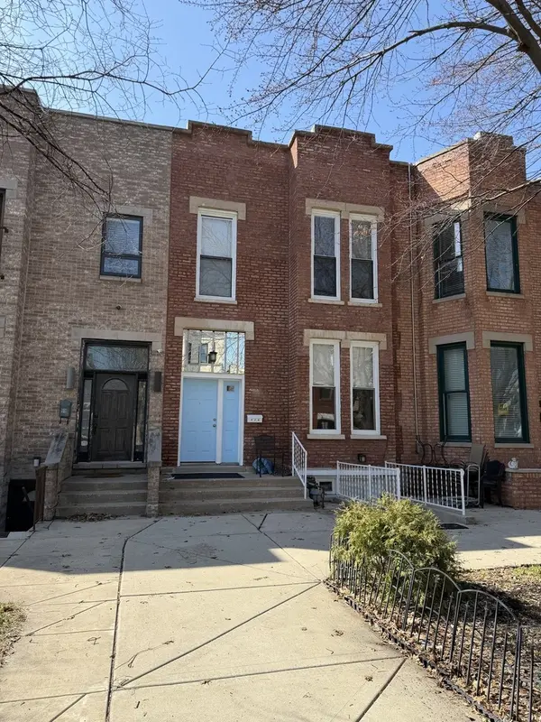 916 S BISHOP ST, Chicago, IL 60607
