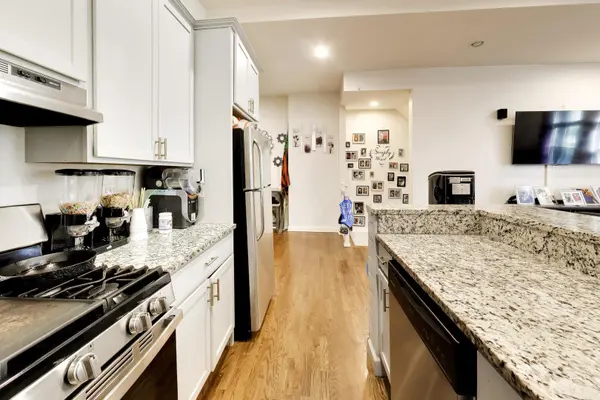 3014 W Walnut ST, Chicago, IL 60612